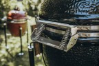 Керамический гриль MONOLITH Junior, чёрный, ножки с колёсиками  